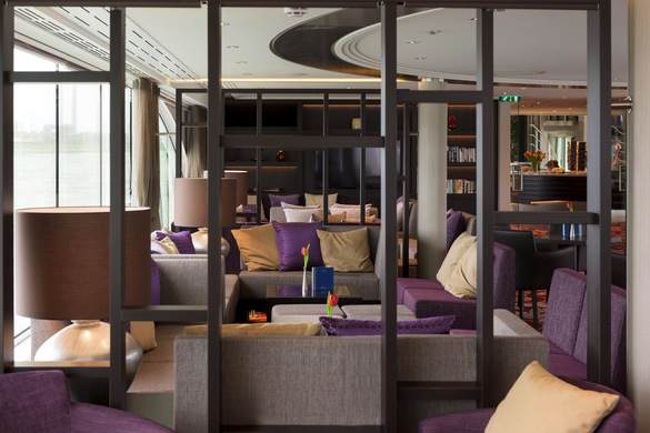 Avalon Waterways, Avalon Tranquility II, Panorama Lounge 2.jpg
